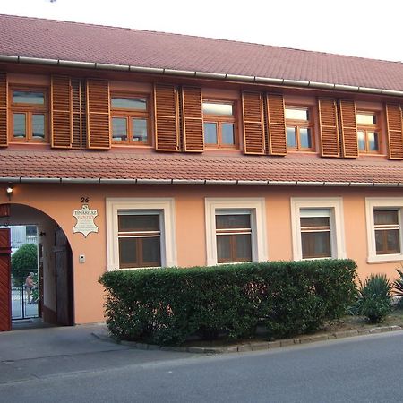 Timarhaz Panzio Bed & Breakfast Szeged Luaran gambar
